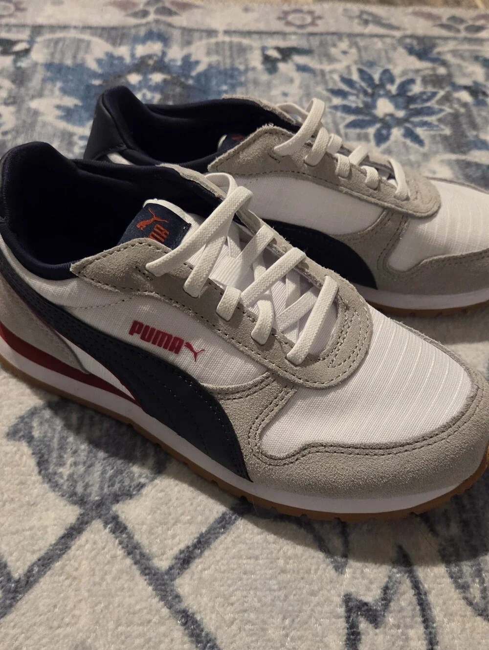 PUMA Men’s White and Gray Retro Runner Sneakers